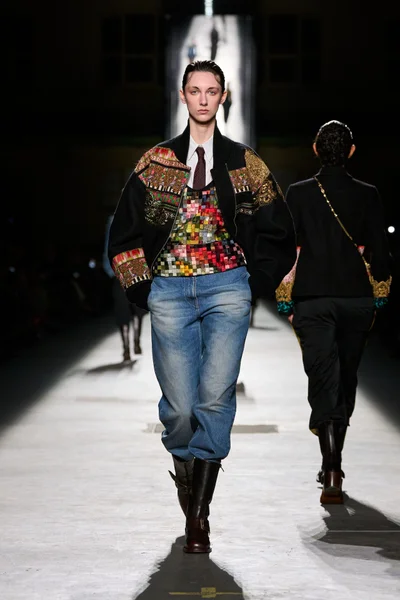 Look 53